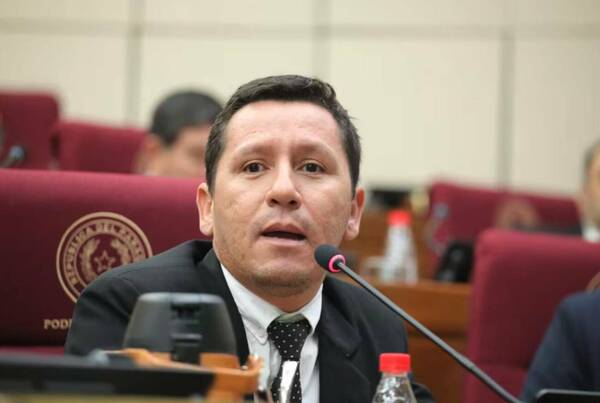 Luego de “varios videos eróticos”, buscarán chutar a “Chaqueñito” del Senado, he’i