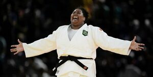 Versus / La judoca Beatriz Souza le da a Brasil su primer oro en París-2024