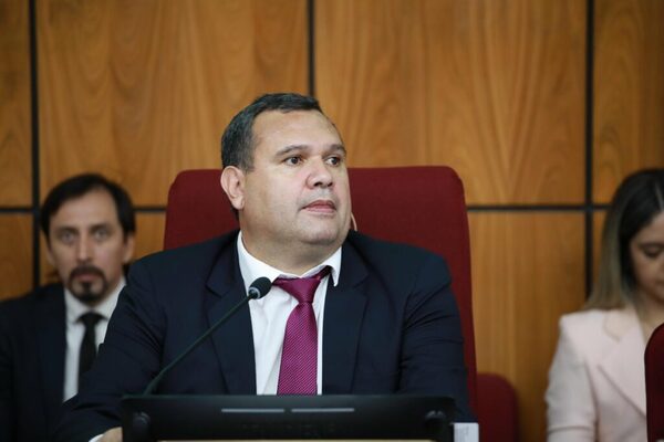 No fue por tendencia sexual sino por reiterada indisciplina que se expulsó a Chaqueñito de HC - ADN Digital