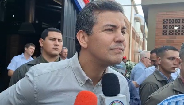 Presidente defiende contrato polémico en embajada paraguaya