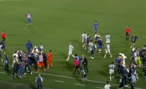 Versus / Incidentes entre jugadores tras el triunfo de Francia ante Argentina