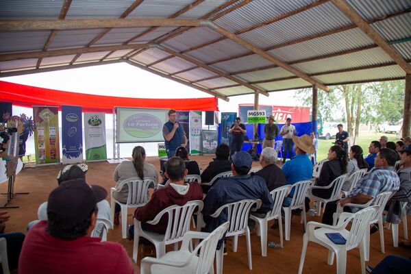 Lácteos La Fortuna capacitó a tamberos para mejorar y aumentar la producción