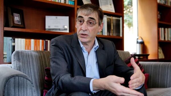 Escritor argentino vuelve a Asunción por los restos de Hitler, pero le traban la búsqueda