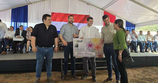 La Nación / BNF entrega créditos para apoyar a sector agropecuario y mipymes de Guairá