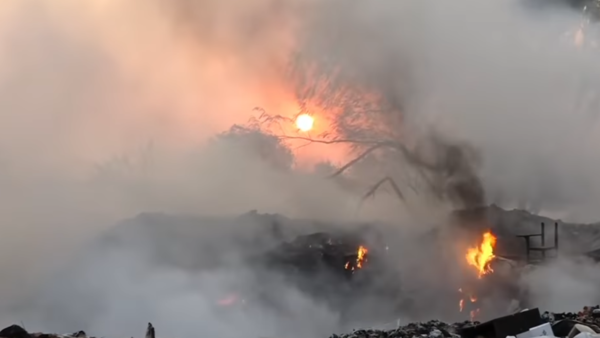 Viento reaviva el fuego que estaba controlado en la Costanera Norte