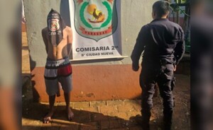 Detenido tras golpear y romper una botella por la cabeza de su pareja
