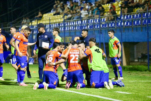 Versus / El 2 de Mayo se aprovecha de un débil Tacuary y canta victoria en el Chaco