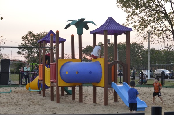 Inauguran nuevo parque infantil en la plaza San Francisco de Cambyretá