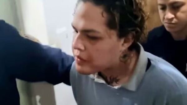 Vació la cuenta bancaria de sus padres, los golpeó al ser pillado e inventó que estaba secuestrado