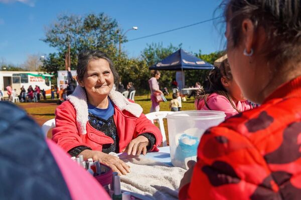 Exitosa jornada de atención a mujeres en el asentamiento Libertad