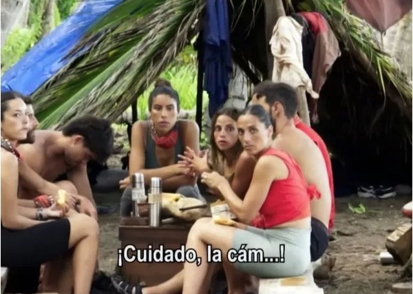 [VIDEO] En reality contó ser vegana, pero las cámaras pillaron que le bajó dulce de leche