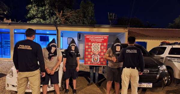 La Nación / Policía interviene lavadero, recupera dos vehículos y detiene a tres supuestos autores