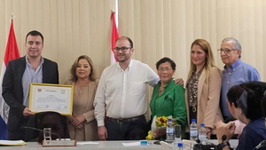 Junta Municipal otorgó reconocimiento a Melisa Ledezma por su labor institucional - OviedoPress