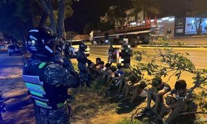 Motocas fueron detenidos por molestar a vecinos