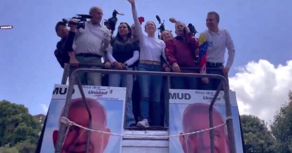 La Nación / Machado reapareció en masiva concentración contra Maduro en Caracas