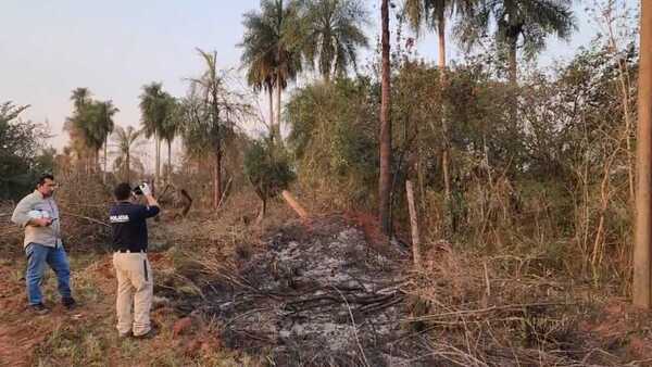 Dos obreros mueren electrocutados al caerles un cable de baja tensión de la ANDE