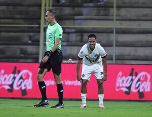 Versus / La razón del particular festejo de Hugo Benítez tras su primer gol en Primera