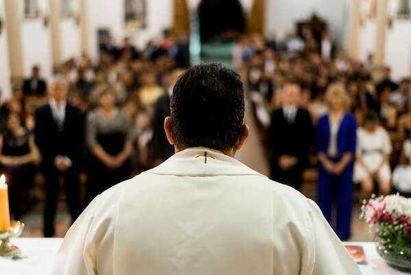 Sacerdotes al margen: cuando la fe se reinventa - Nacionales - ABC Color