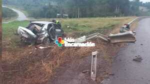 Conductor se salva de milagro en aparatoso vuelco sobre Ruta PY07 en Yatytay