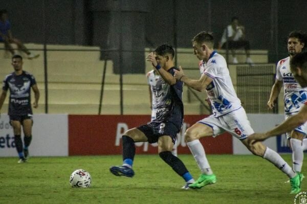 Versus / Nacional motivado recibe a Ameliano que busca su primera victoria