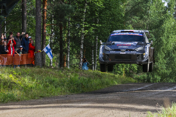 Versus / Sébastien Ogier se lleva el Rally de Finlandia