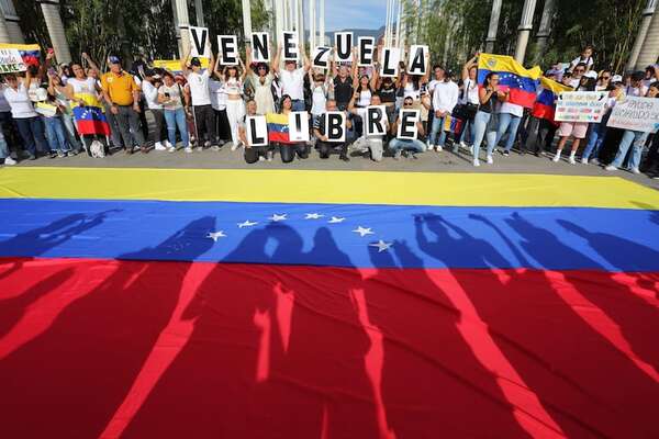 El papa pide buscar la verdad y evitar la violencia en Venezuela - Mundo - ABC Color