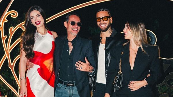 “Felices los 4”, tiró Nadia y publicó foto con Maluma