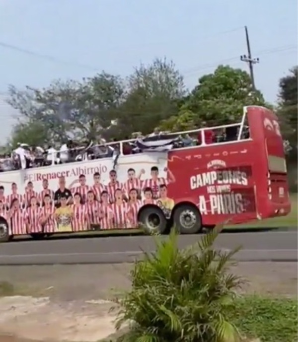 [VIDEO] Peloteros del club Libertad casi perdieron la vida y la copa