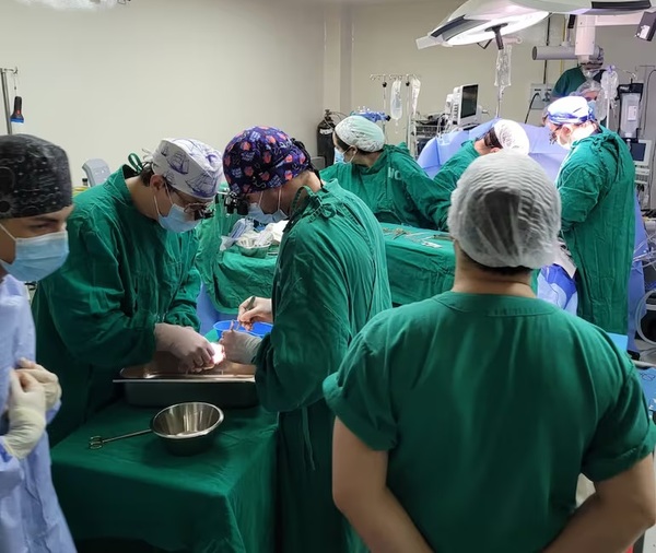 Hospital de Clínicas realiza exitoso trasplante de corazón a paciente tras dos años de espera