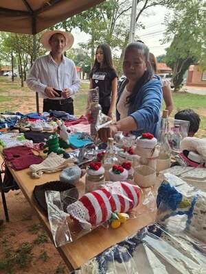 “Feria de oportunidades” se desarrolla con éxito en Tobatí - Economía - ABC Color