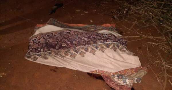 Diario HOY | Hombre es asesinado a puñaladas en el patio de su vivienda