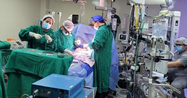 La Nación / Médicos del Hospital de Clínicas realizaron histórico trasplante cardíaco