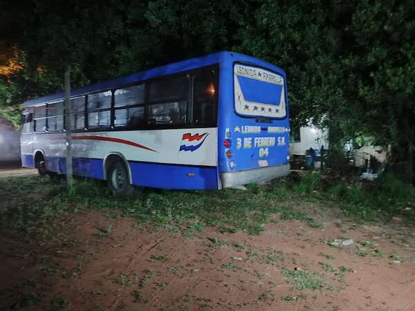 Mujer fallece tras caer de un colectivo en Lambaré - Policiales - ABC Color