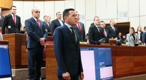 Opositores, por ahora, consideran que no se debe expulsar a «Chaqueñito» del Senado