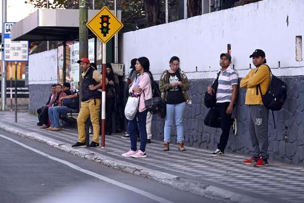 VMT presenta esta semana borrador del proyecto de reforma del transporte público  - Economía - ABC Color