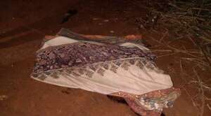 Hombre es asesinado a puñaladas en el patio de su vivienda - Noticiero Paraguay