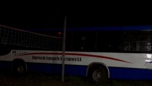 Pasajera murió tras caer de un colectivo