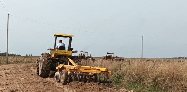 Mantenimiento de tramos viales en Ñeembucú impulsan conectividad y desarrollo regional - .::Agencia IP::.
