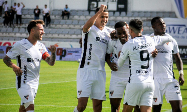 ¡Imparable! Alex Arce anotó un doblete en la goleada de Liga de Quito