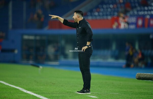 Versus / Cáceres, demoledor con sus jugadores: "De esta forma perder, no"