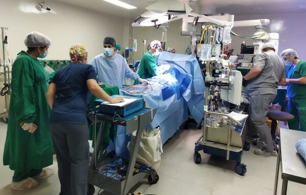 Paciente que recibió transplante cardíaco en Clínicas se encuentra con signos vitales estables - .::Agencia IP::.