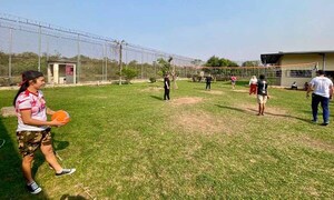 Sumar llegó a la penitenciaría de mujeres de Coronel Oviedo conjugando acceso a la justicia y deportes – Prensa 5