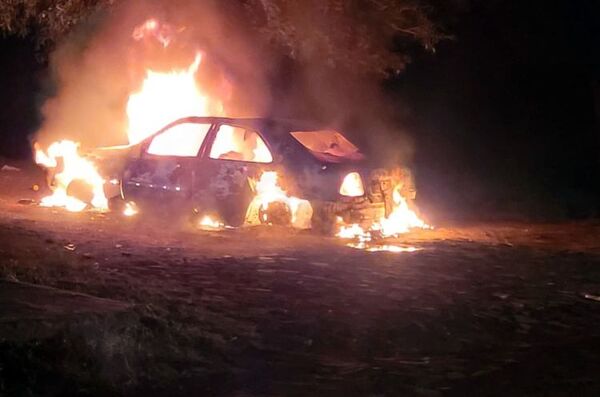 Incendio Intencional de un Automóvil en Virgen de los Pobres