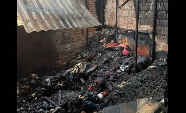 Un aire acondicionado provocó que una casa quede reducida solo a cenizas
