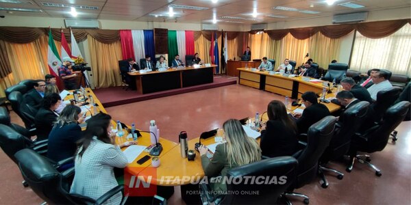 MIRYAN VELÁZQUEZ ES REELECTA PRESIDENTE DE LA JUNTA DEPARTAMENTAL DE ITAPÚA - Itapúa Noticias