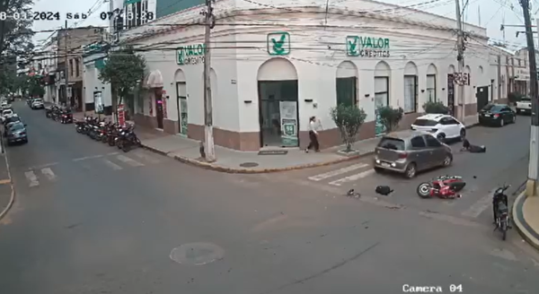 Villarrica: Automovilista atropelló a dos motociclistas y se dio a la fuga
