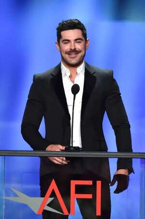 Zac Efron contó que está feliz y sano y para probarlo publicó una foto súpersexy - Gente - ABC Color