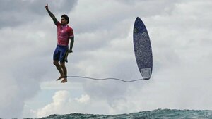 Versus / El hombre de la histórica foto del surf se lleva la medalla de bronce