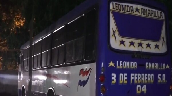 Una mujer muere al caer de un colectivo en Lambaré