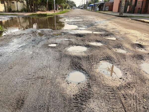 Mariano Roque Alonso: calles céntricas  están en desastrosas condiciones - Nacionales - ABC Color